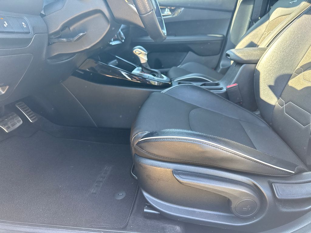2024 Kia Forte GT-Line photo 10