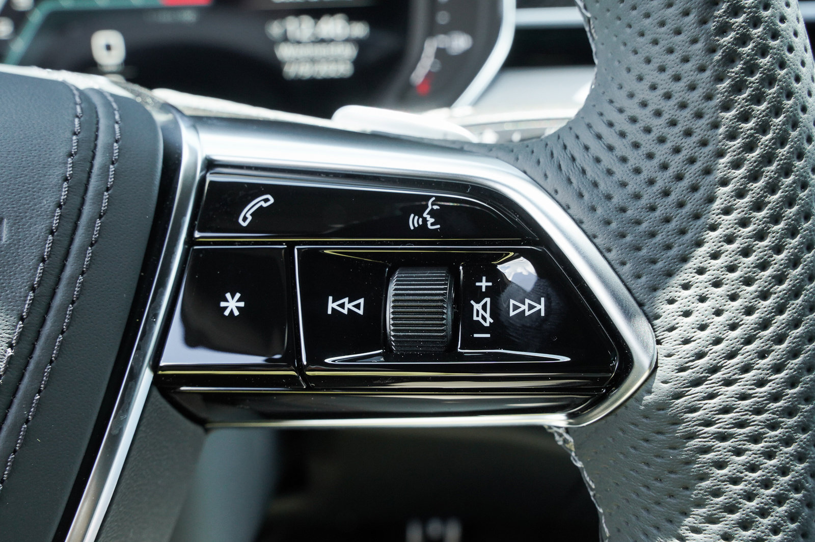 2025 Audi S8 4.0T photo 14