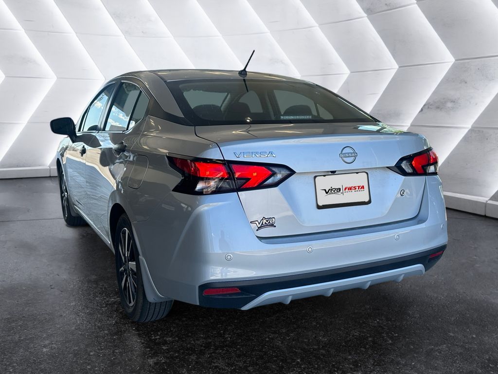 2025 Nissan Versa 1.6 S photo 6