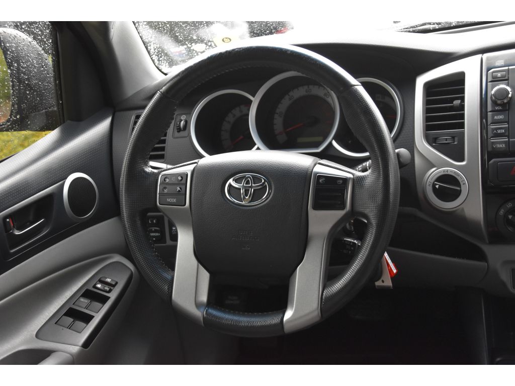 2013 Toyota Tacoma Base V6 4x4 photo 15