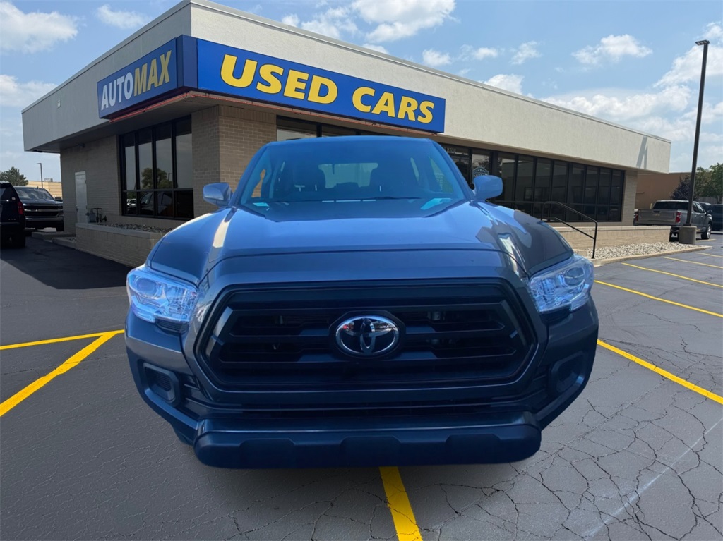 2022 Toyota Tacoma SR photo 3