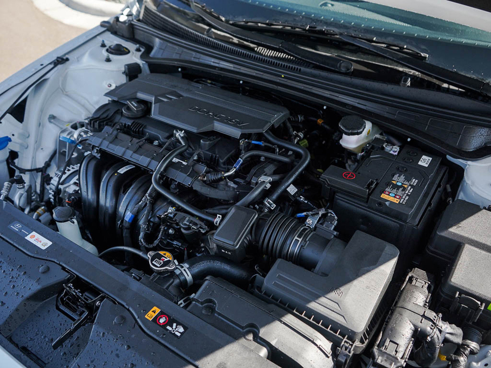 2025 Hyundai Elantra SEL Sport photo 6