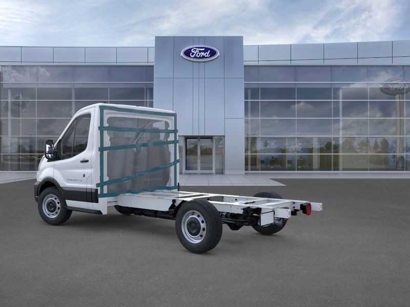 2025 Ford Transit Cutaway photo 2