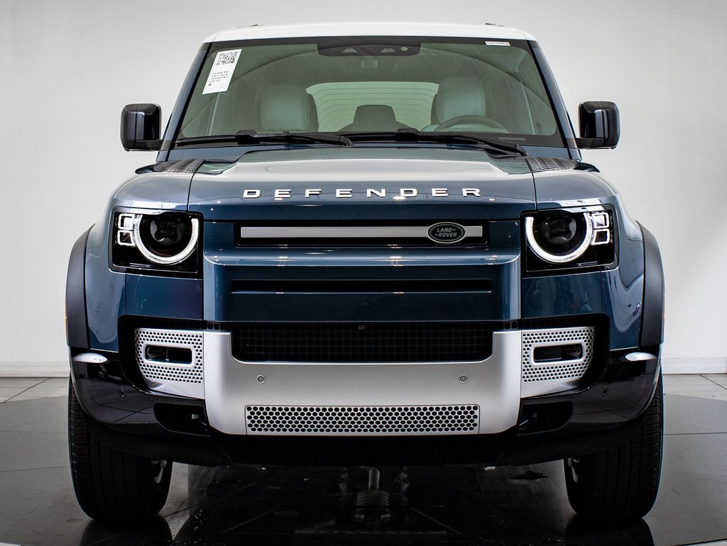2025 Land Rover Defender 110 S photo 2