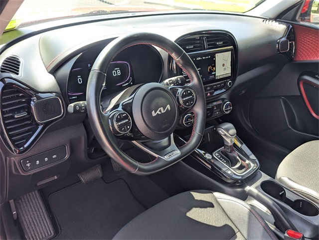 2024 Kia Soul GT-Line photo 2