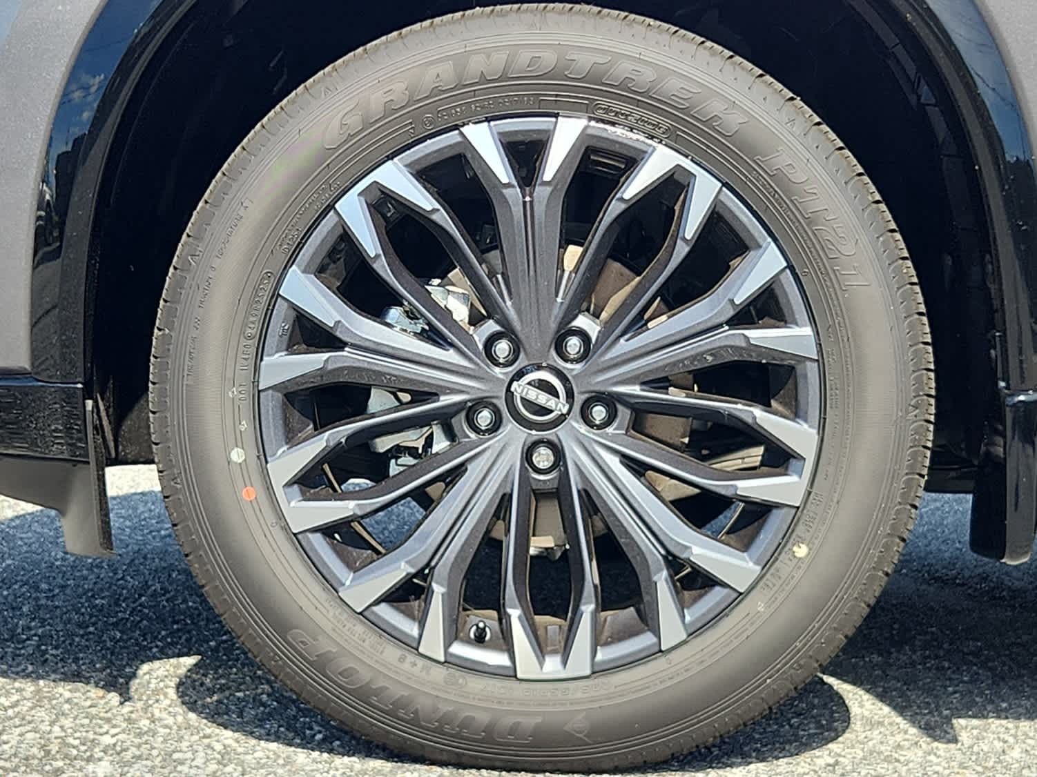 2026 Nissan Rogue Platinum AWD photo 2