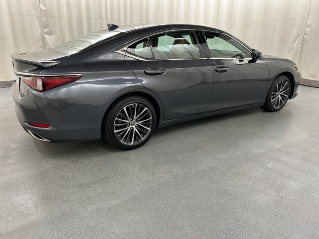 2022 Lexus ES 350 photo 4