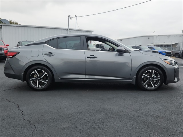 2025 Nissan Sentra SV photo 2