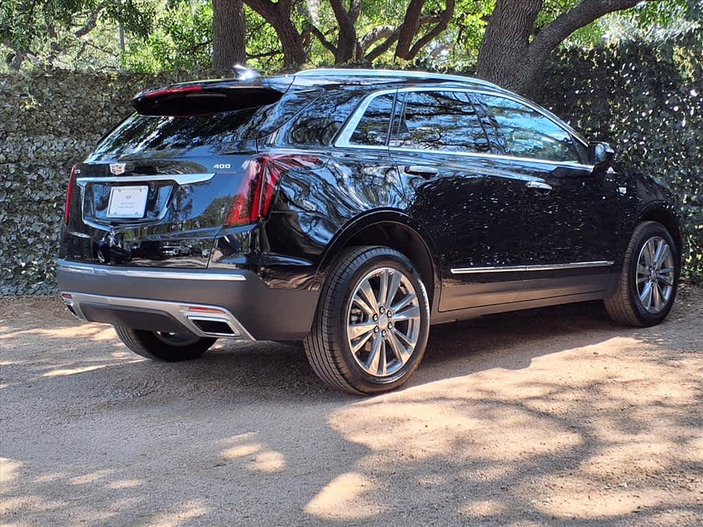 2025 Cadillac XT5 Premium Luxury photo 2