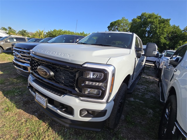 2025 Ford F-250 XLT photo 4
