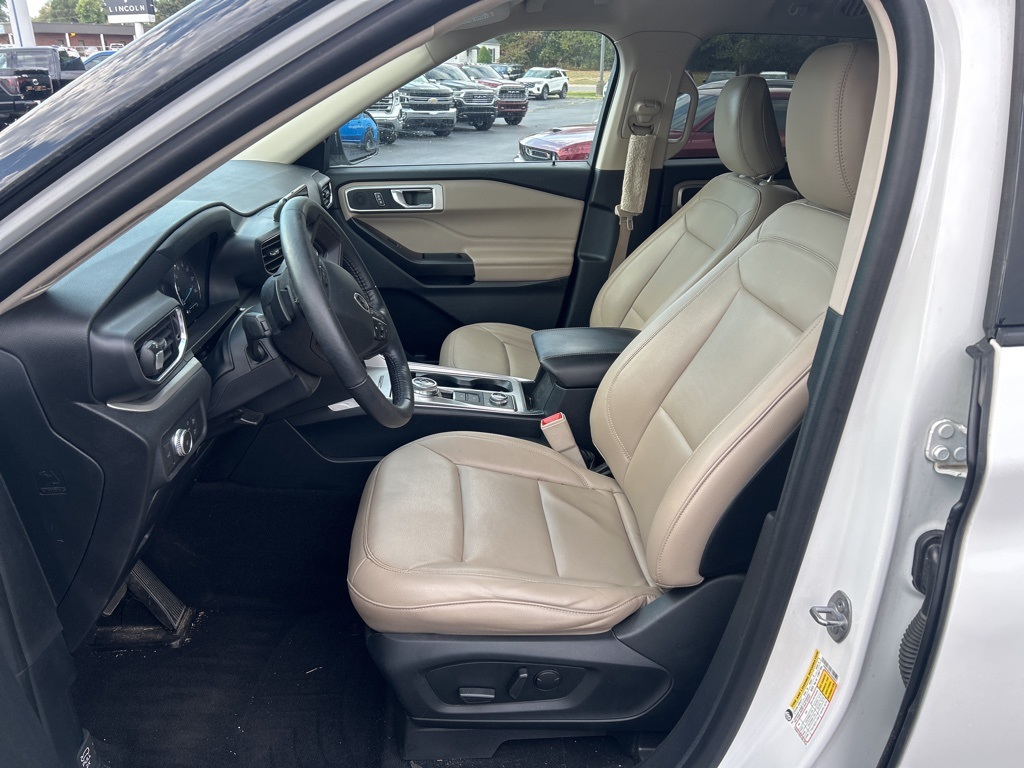2020 Ford Explorer XLT photo 3