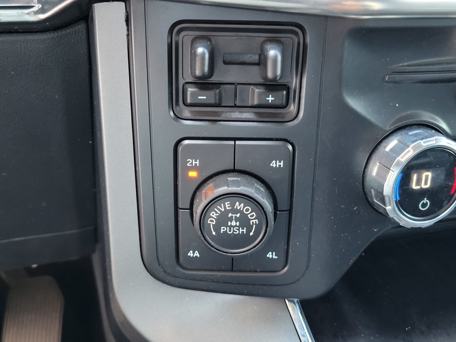 2021 Ford F-150 Lariat photo 24