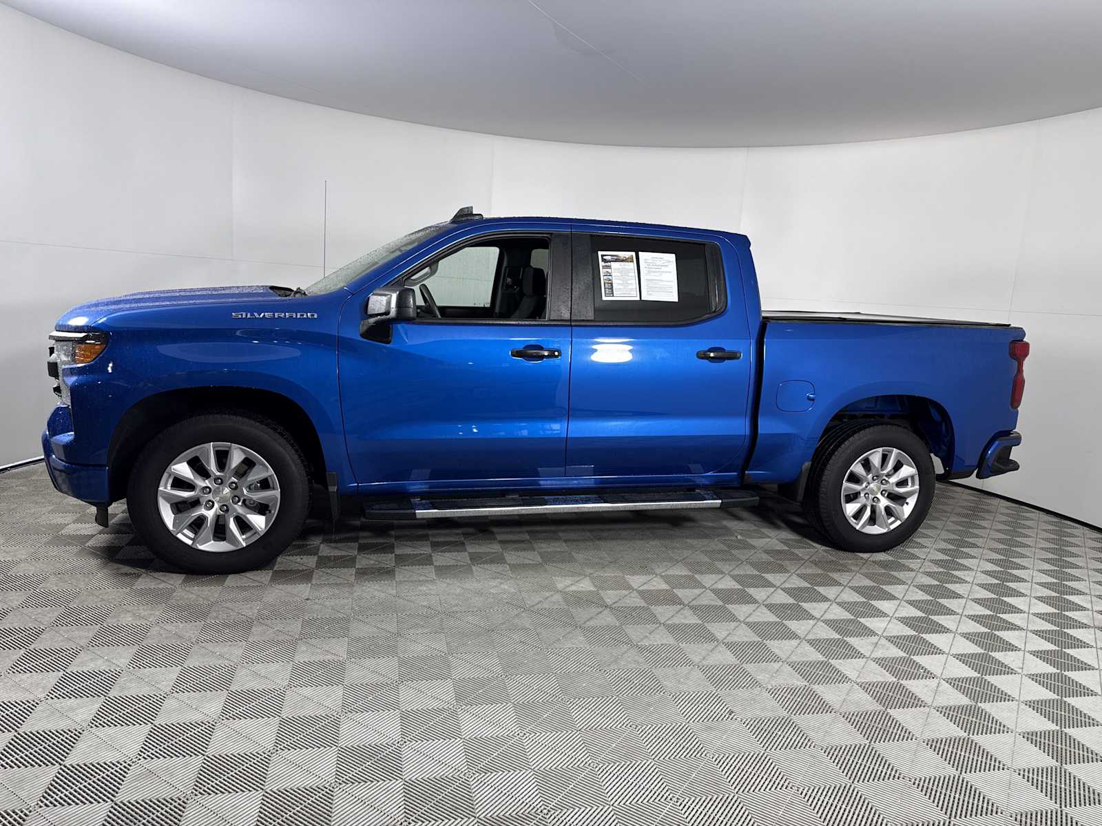 2022 Chevrolet Silverado 1500 Custom photo 3