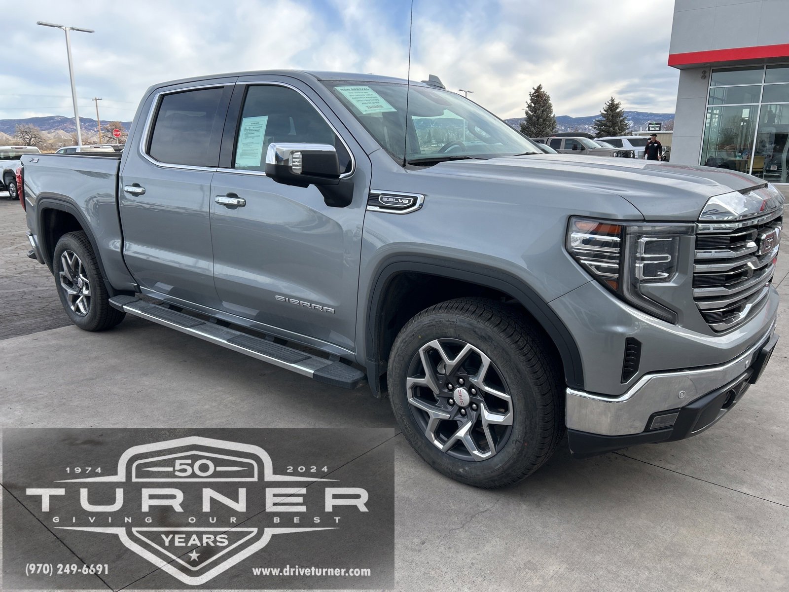2023 GMC Sierra SLT's photo