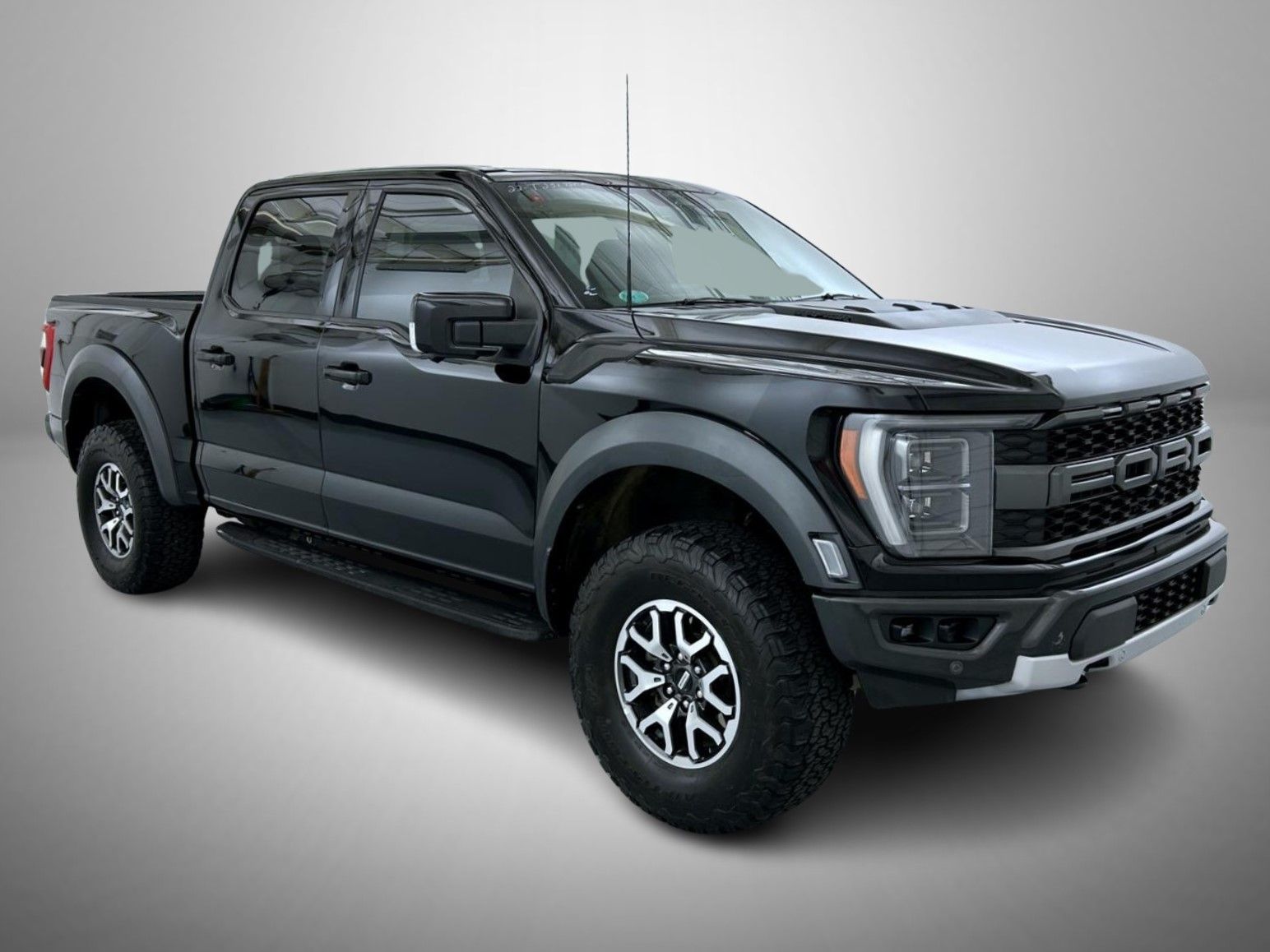 2022 Ford F-150 Raptor photo 3