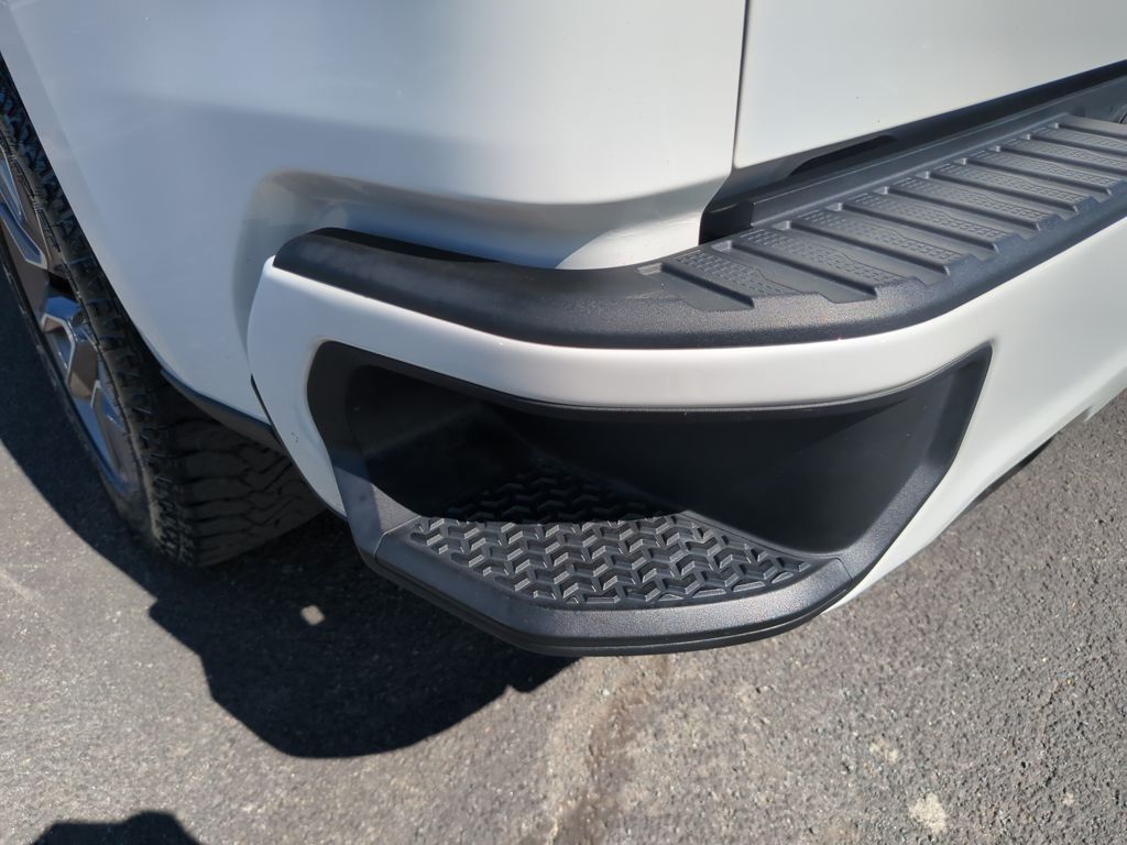 2021 Chevrolet Silverado 1500 RST photo 4