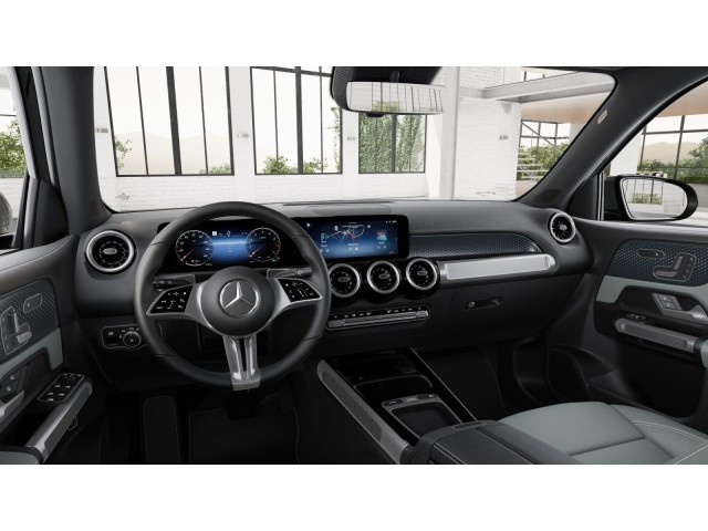 2026 Mercedes Benz GLB 250 4MATIC photo 3