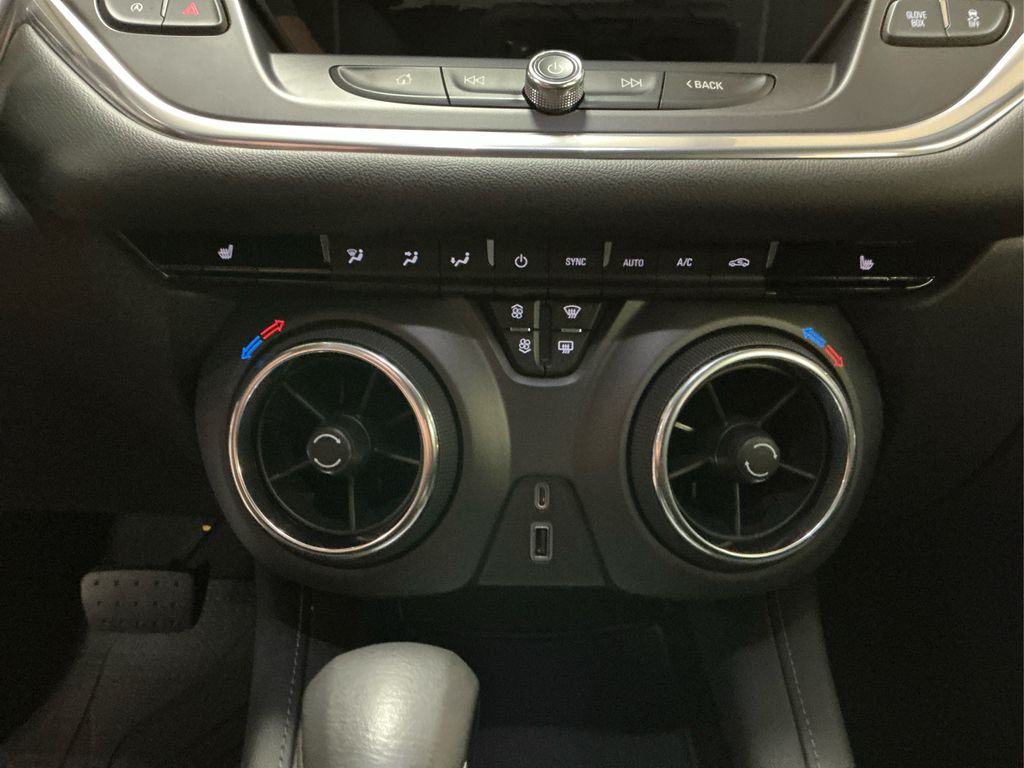 2020 Chevrolet Blazer 2LT photo 17