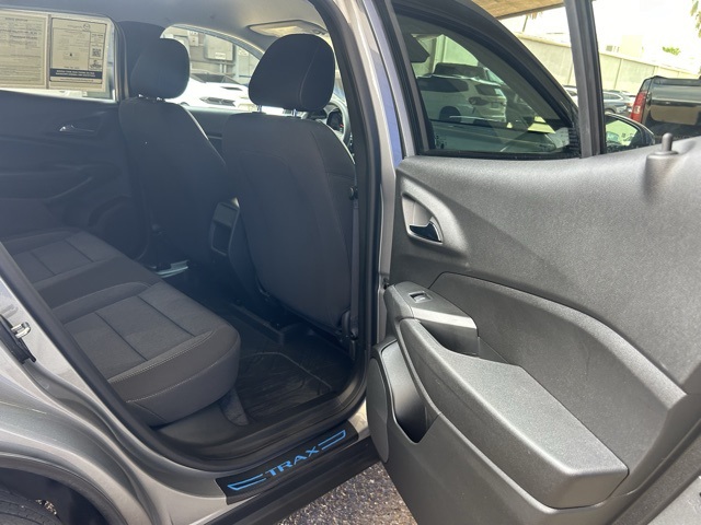 2025 Chevrolet Trax LS photo 21