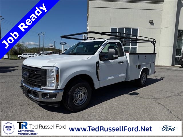 2025 Ford F-250 Super Duty XL's photo