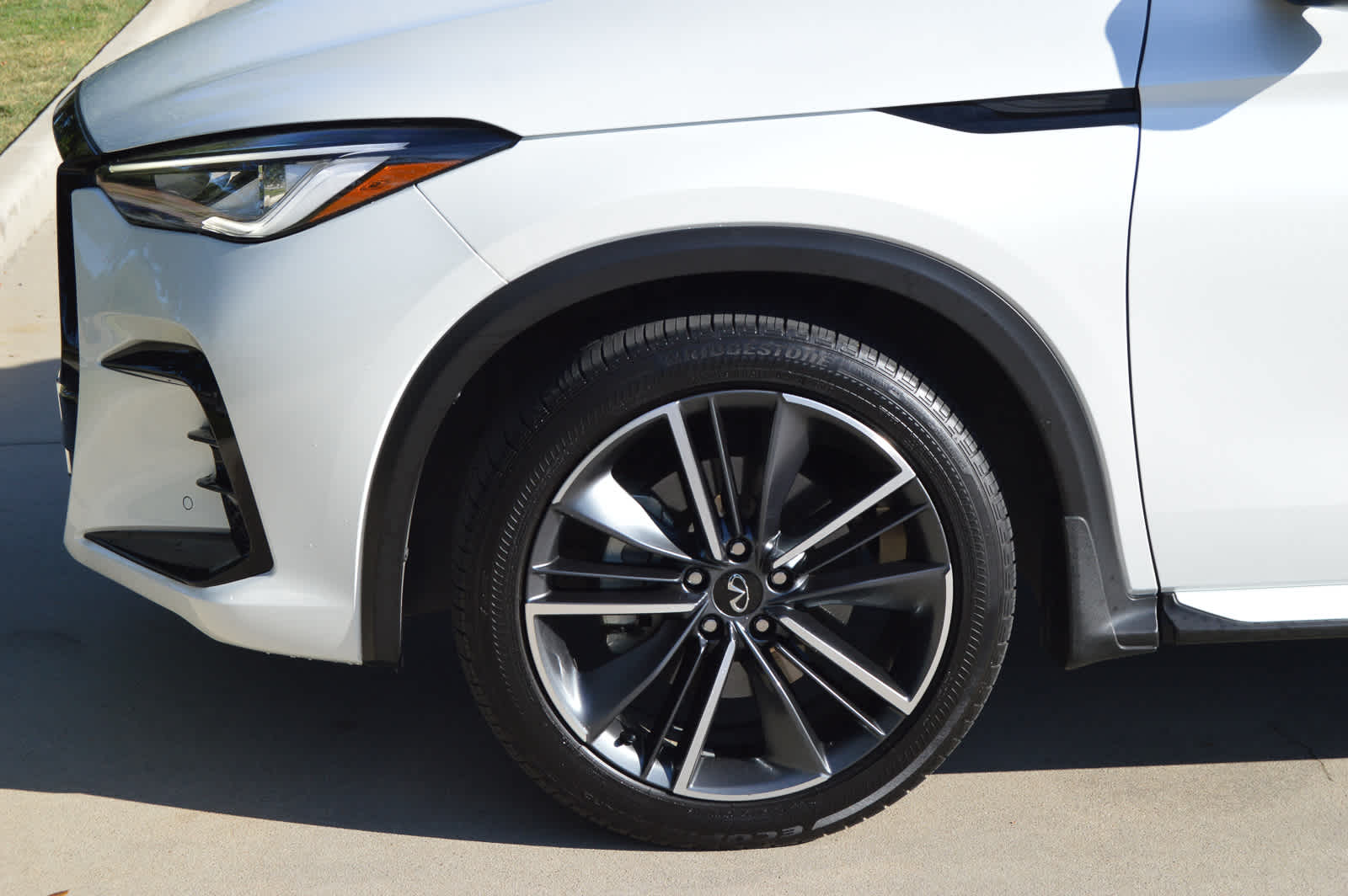 2024 Infiniti QX50 SPORT photo 10