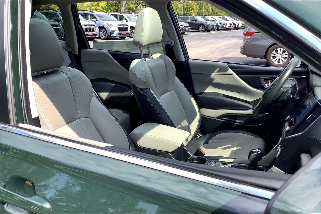 2022 Subaru Forester Limited photo 6