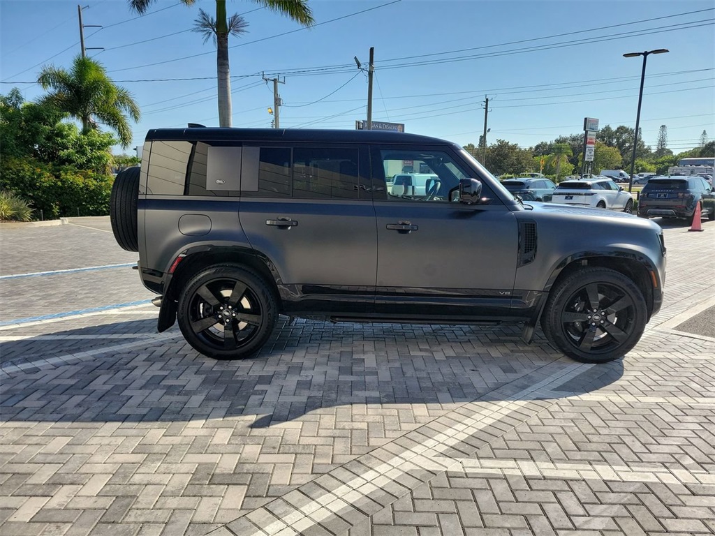 2023 Land Rover Defender 110 V8 photo 6