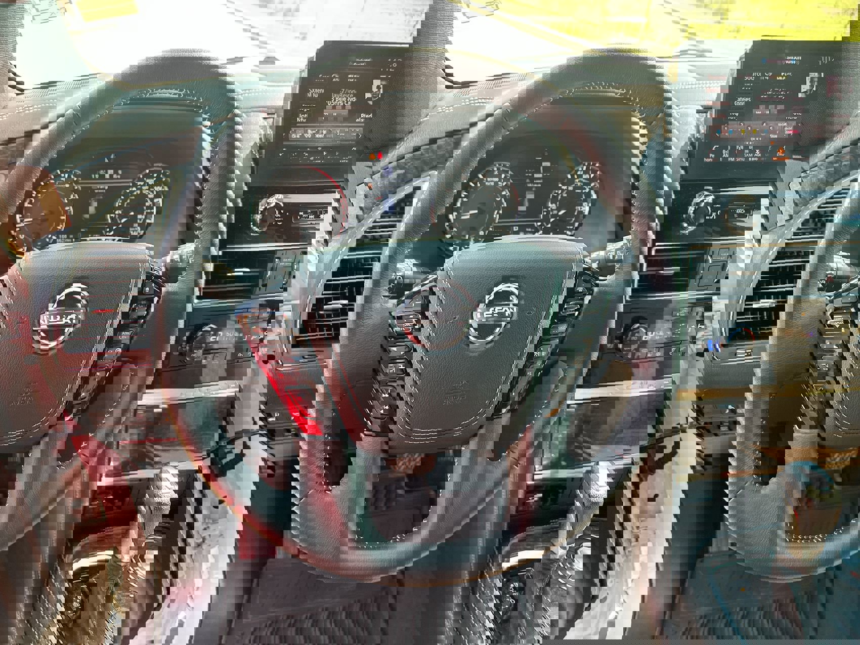 2022 Nissan Armada Platinum photo 13