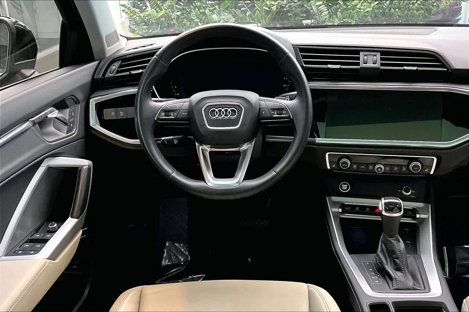 2023 Audi Q3 S line Premium photo 4