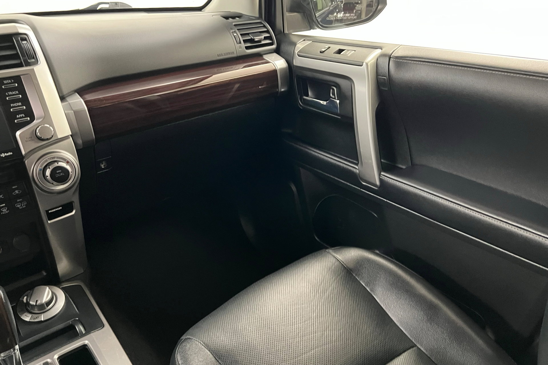 2022 Toyota 4Runner Limited photo 10