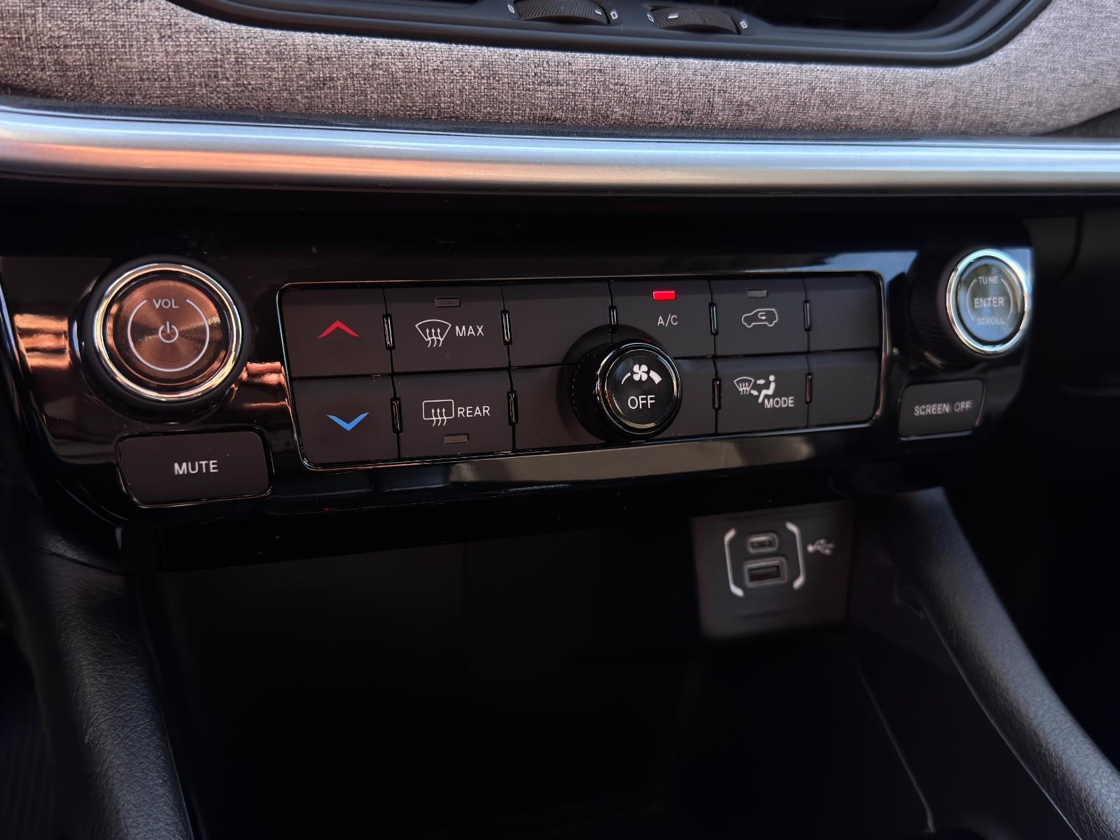 2022 Jeep Compass Latitude photo 17