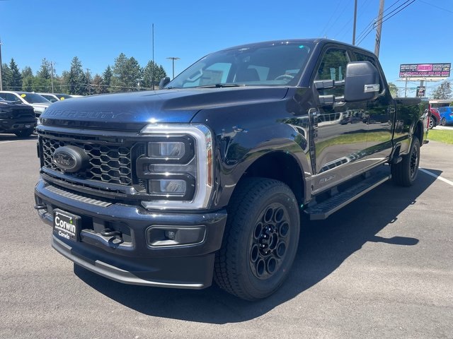 2025 Ford F-350 XLT photo 4