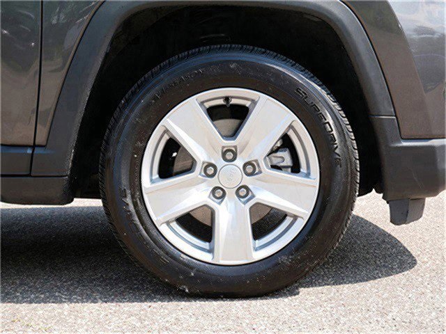 2022 Jeep Compass Latitude photo 6