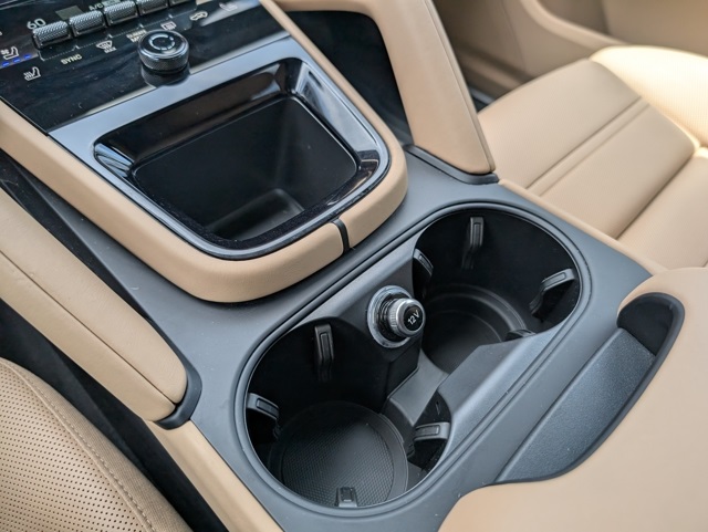2024 Porsche Cayenne photo 17