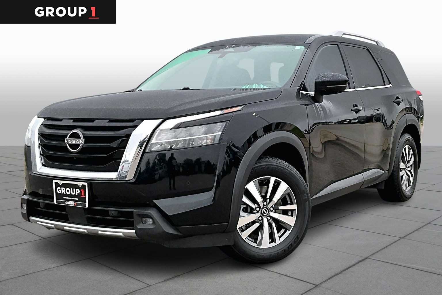 2022 Nissan Pathfinder SL's photo