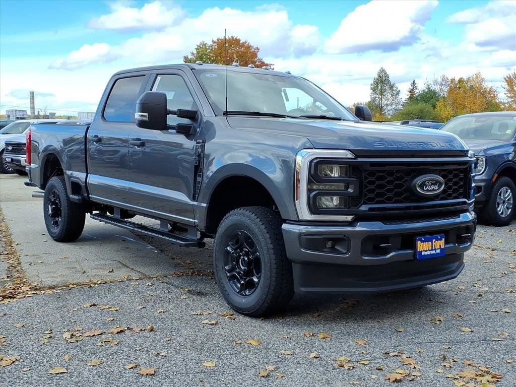 2026 Ford F-350 Super Duty XL's photo