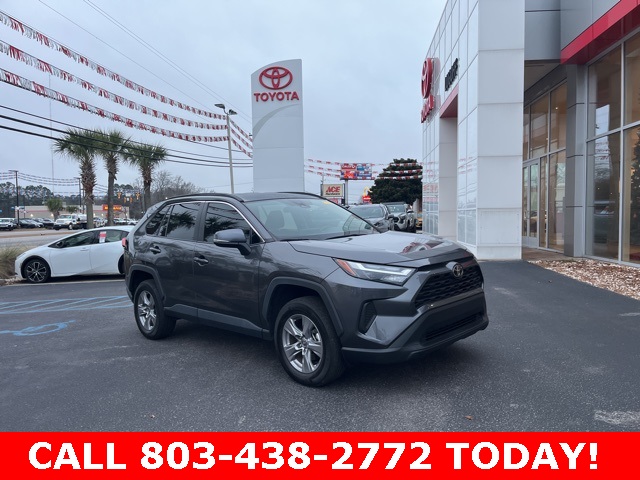 2023 Toyota RAV4 XLE's photo