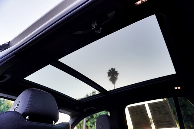 Used 2020 White BMW sDrive40i image 18