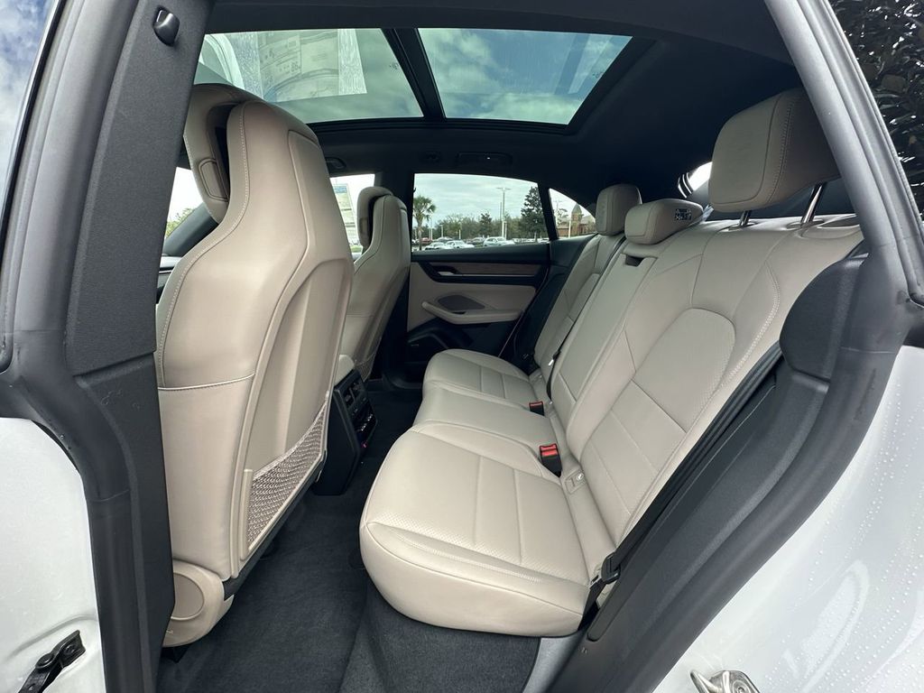 2025 Porsche Macan Electric 4 photo 25