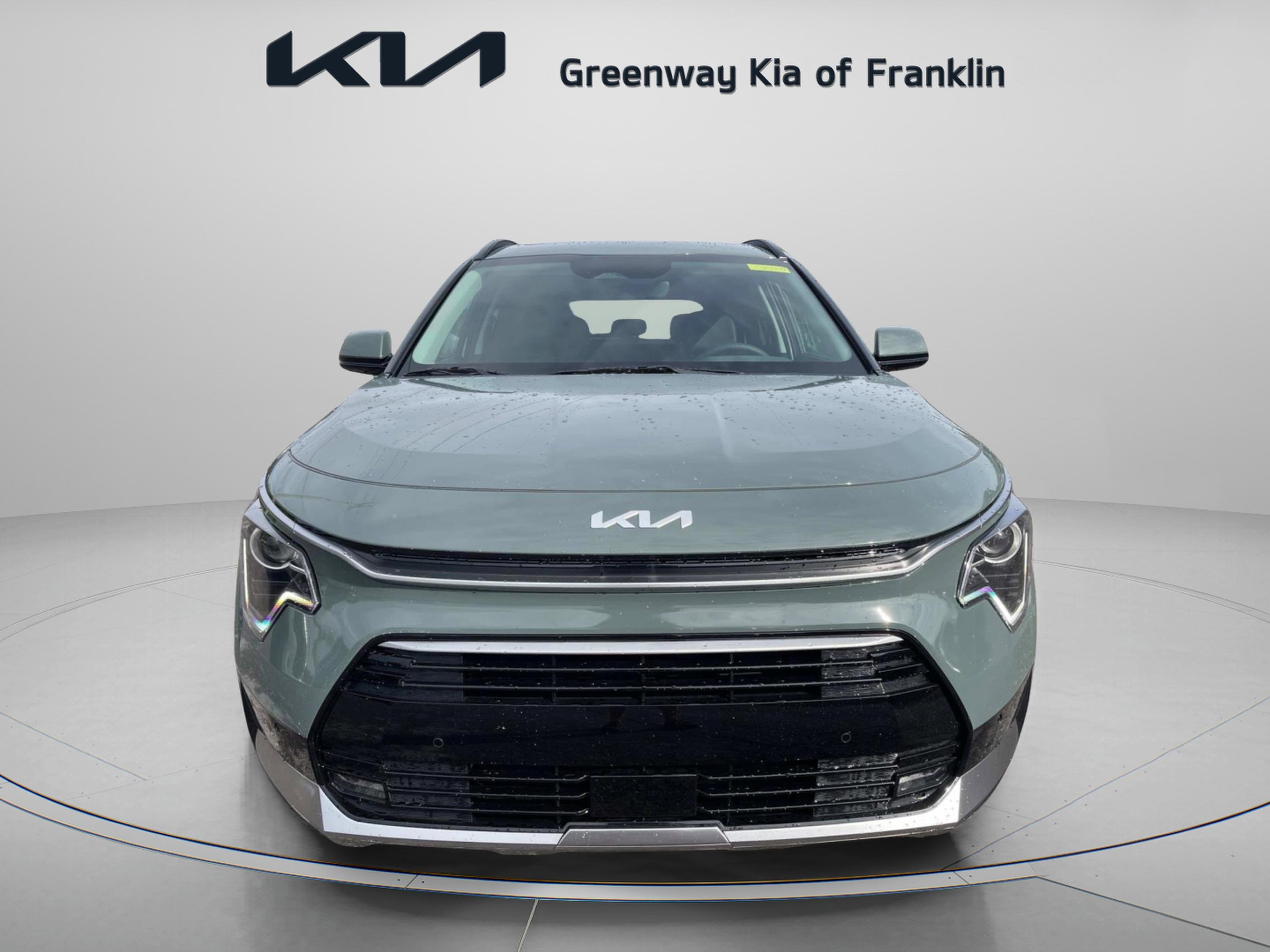 2025 Kia Niro SX photo 2