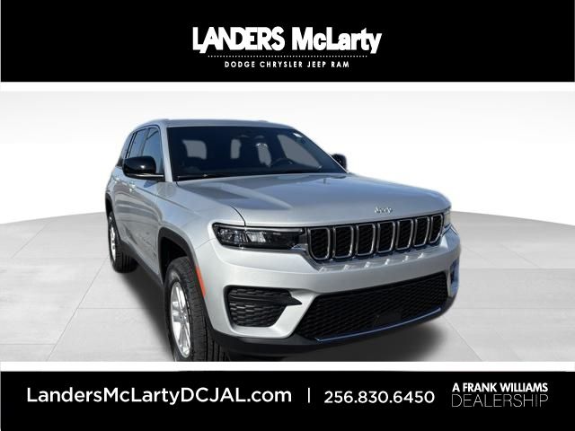 2025 Jeep Grand Cherokee Laredo's photo