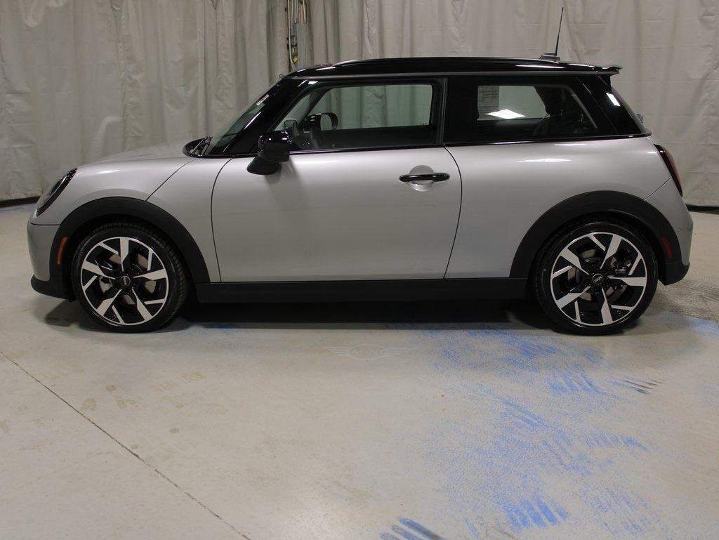 2025 Mini Cooper 2 Door Hardtop S photo 4