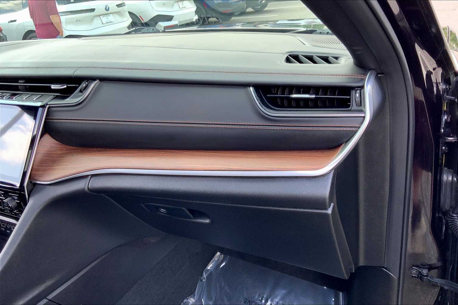 2023 Jeep Grand Cherokee L Summit photo 18