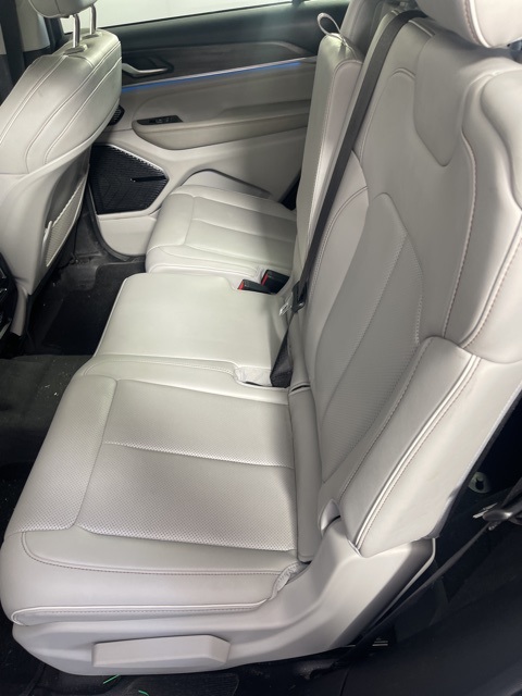 2021 Jeep Grand Cherokee Overland photo 20