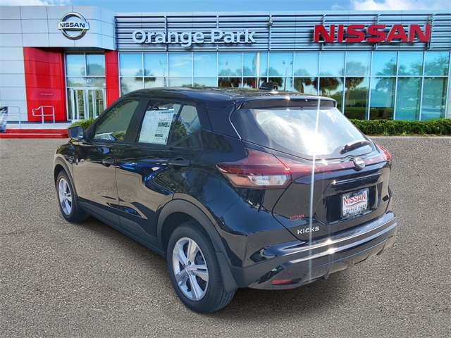 2025 Nissan Kicks Play S photo 3