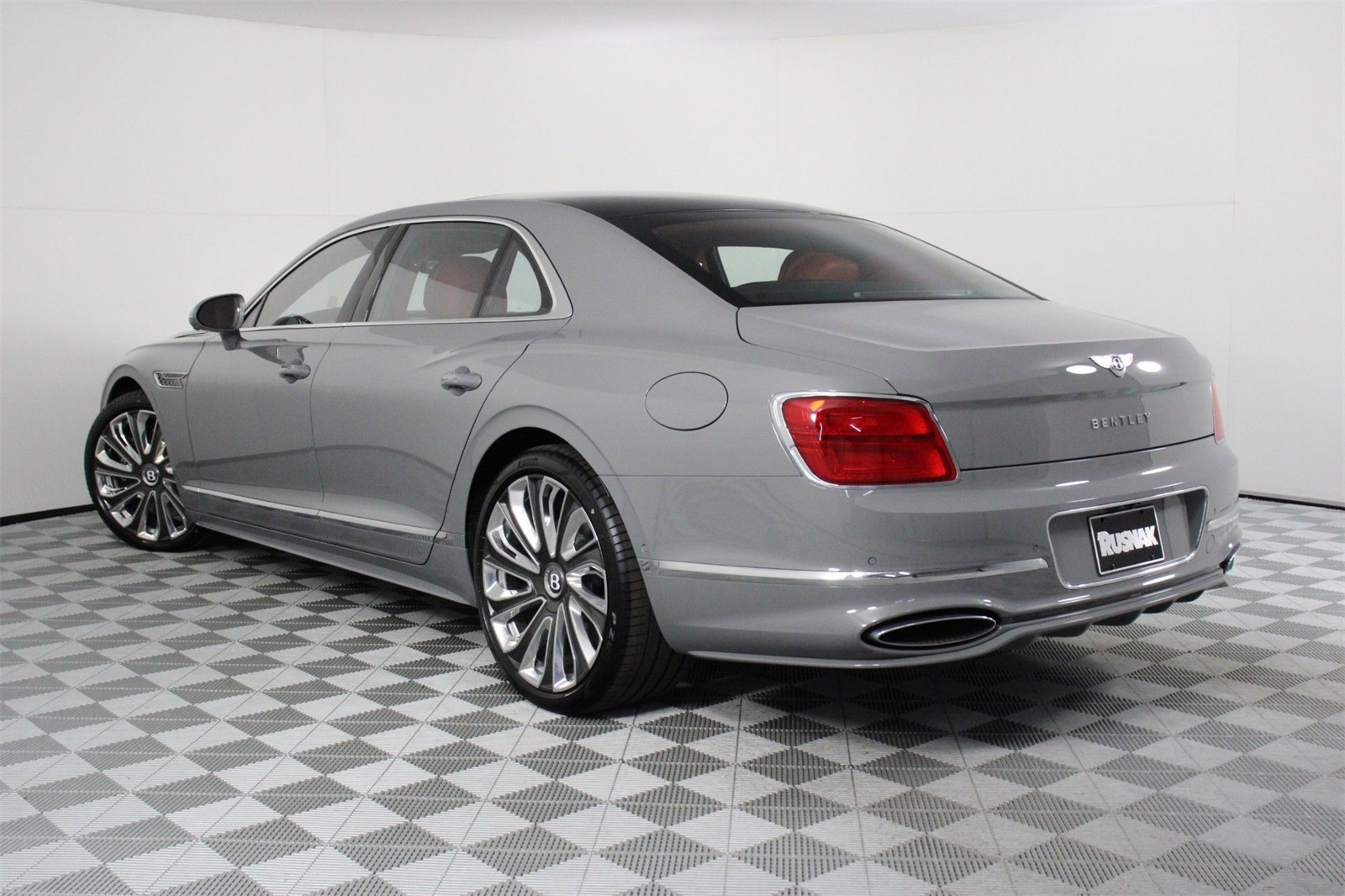 2025 Bentley Flying Spur Mulliner photo 3