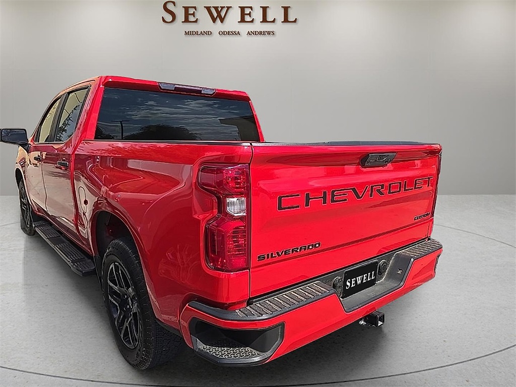 2022 Chevrolet Silverado 1500 Custom photo 2