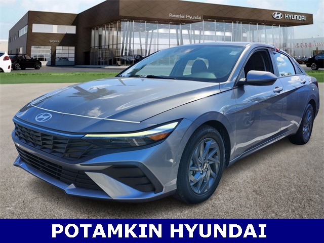 2024 Hyundai Elantra SEL's photo