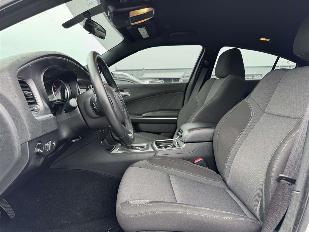 2019 Dodge Charger SXT photo 13