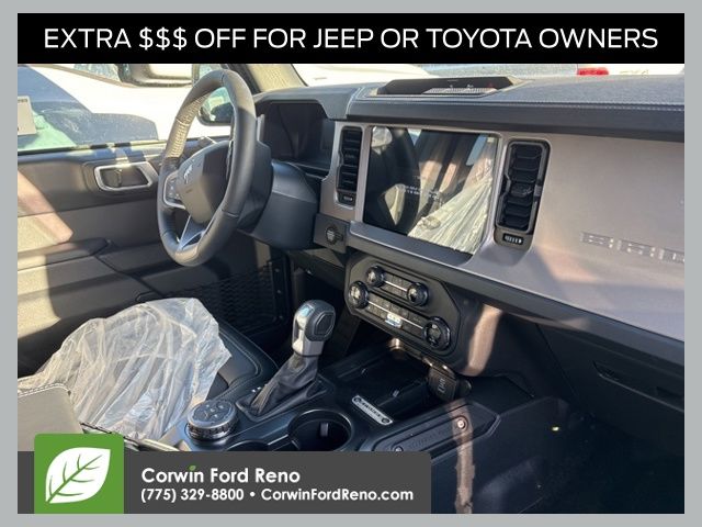 2025 Ford Bronco 4-Door Outer Banks's photo